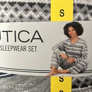 NWT Nautica Women’s Sleepwear Set